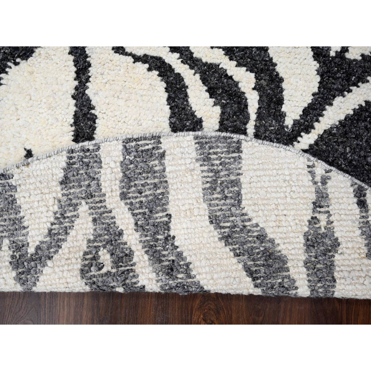 R84435%20003