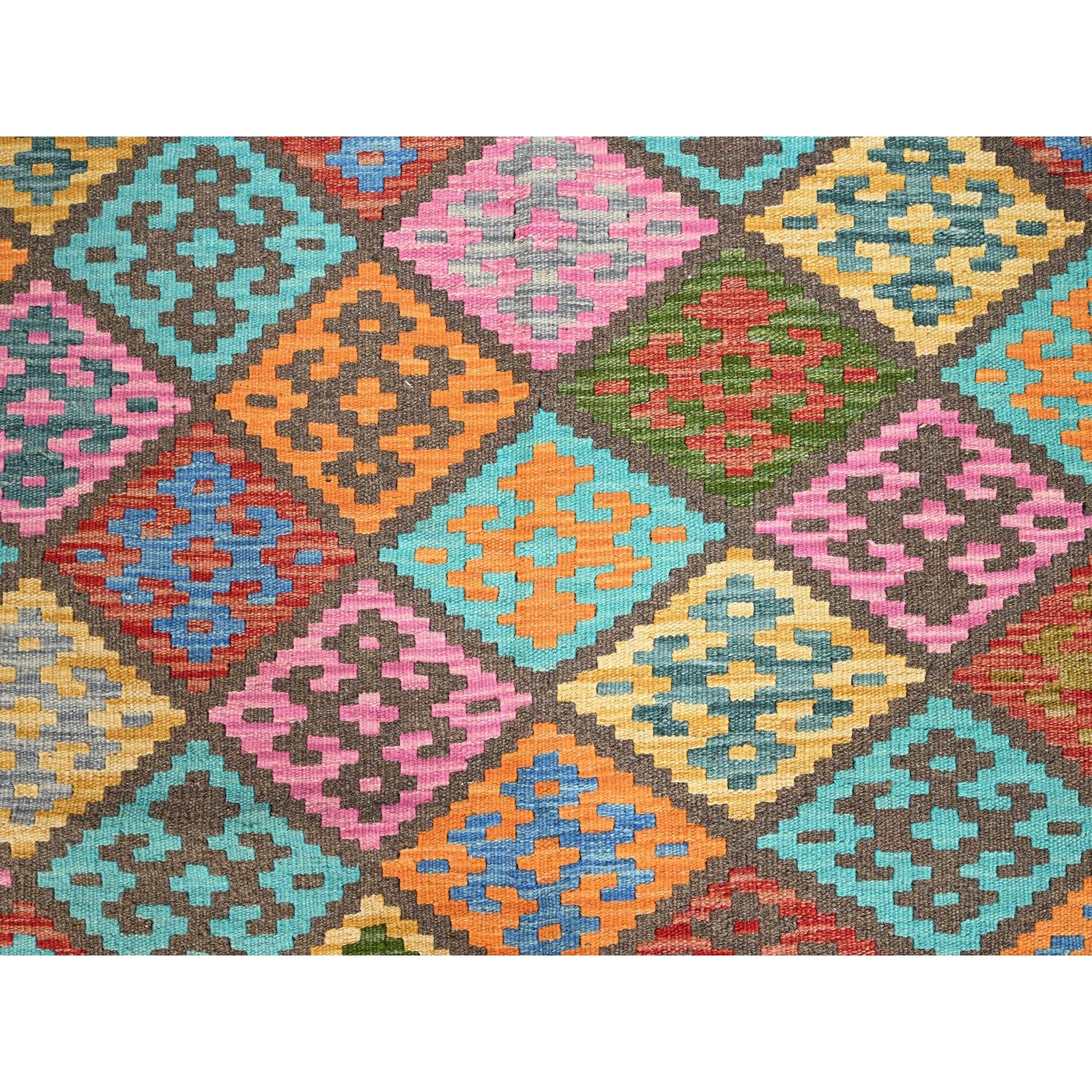 R85719%20002