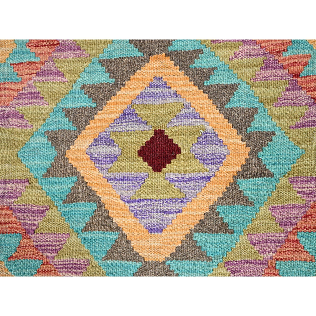 R85733%20002
