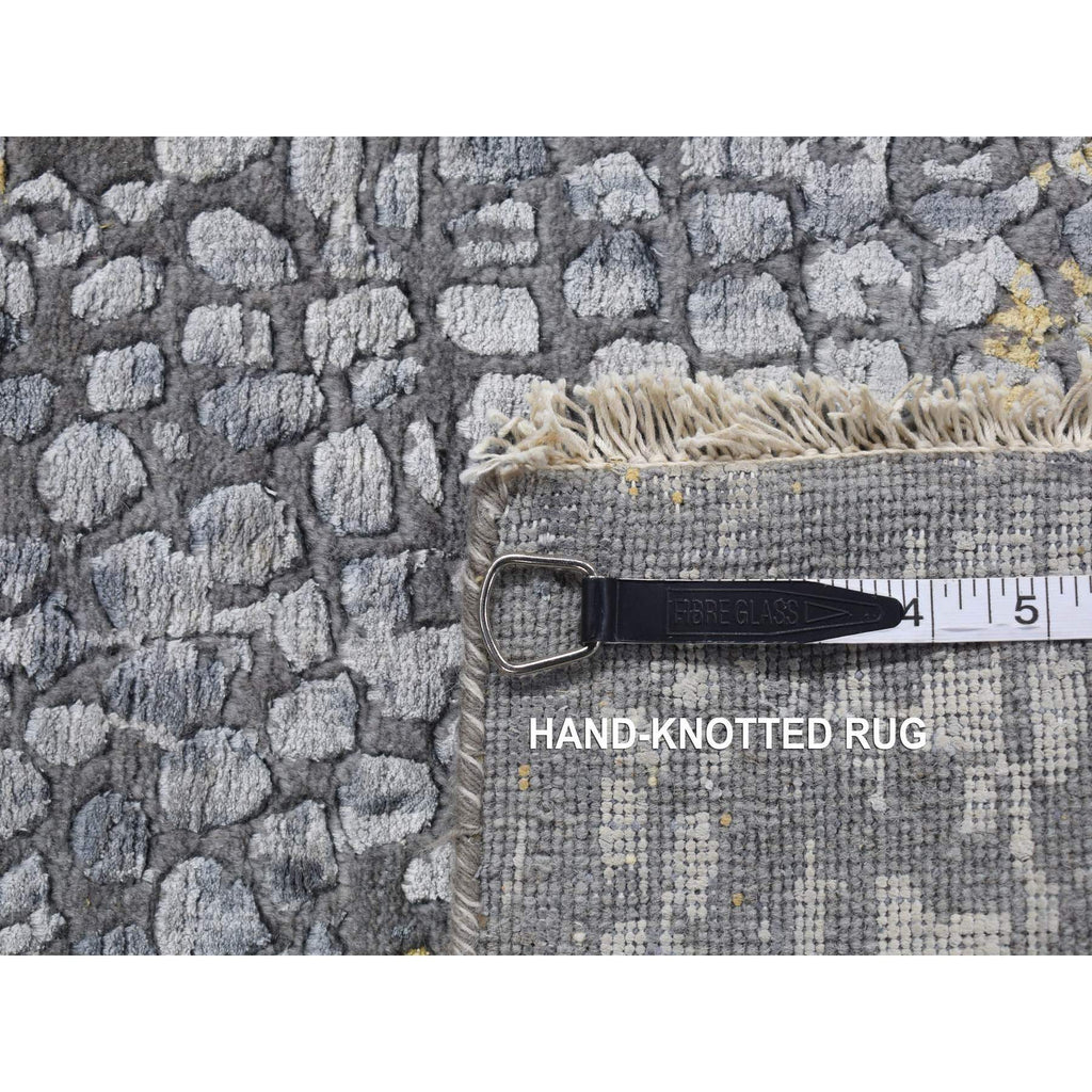 R87688%20011