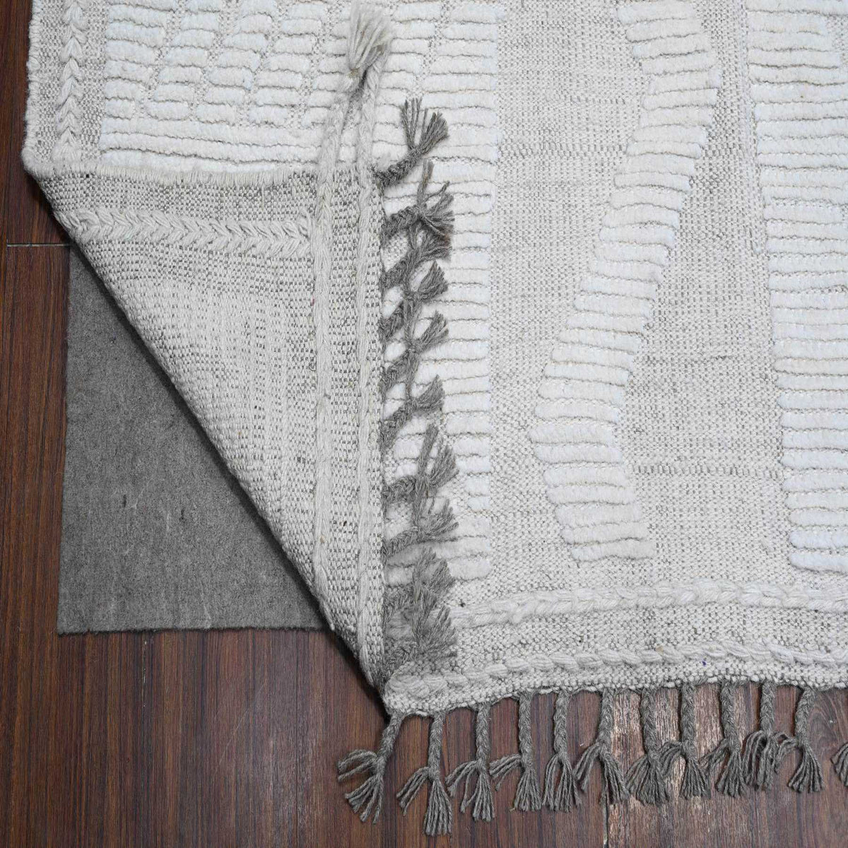R89182%20005
