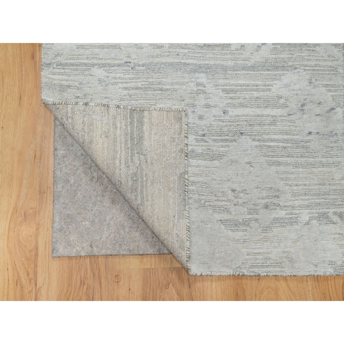 R90845%20003