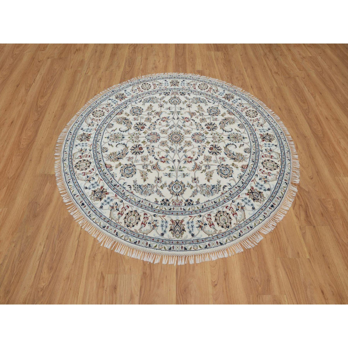 6'x6' Ivory Hand Knotted Nain with Flower Pattern Wool and Silk Round ...
