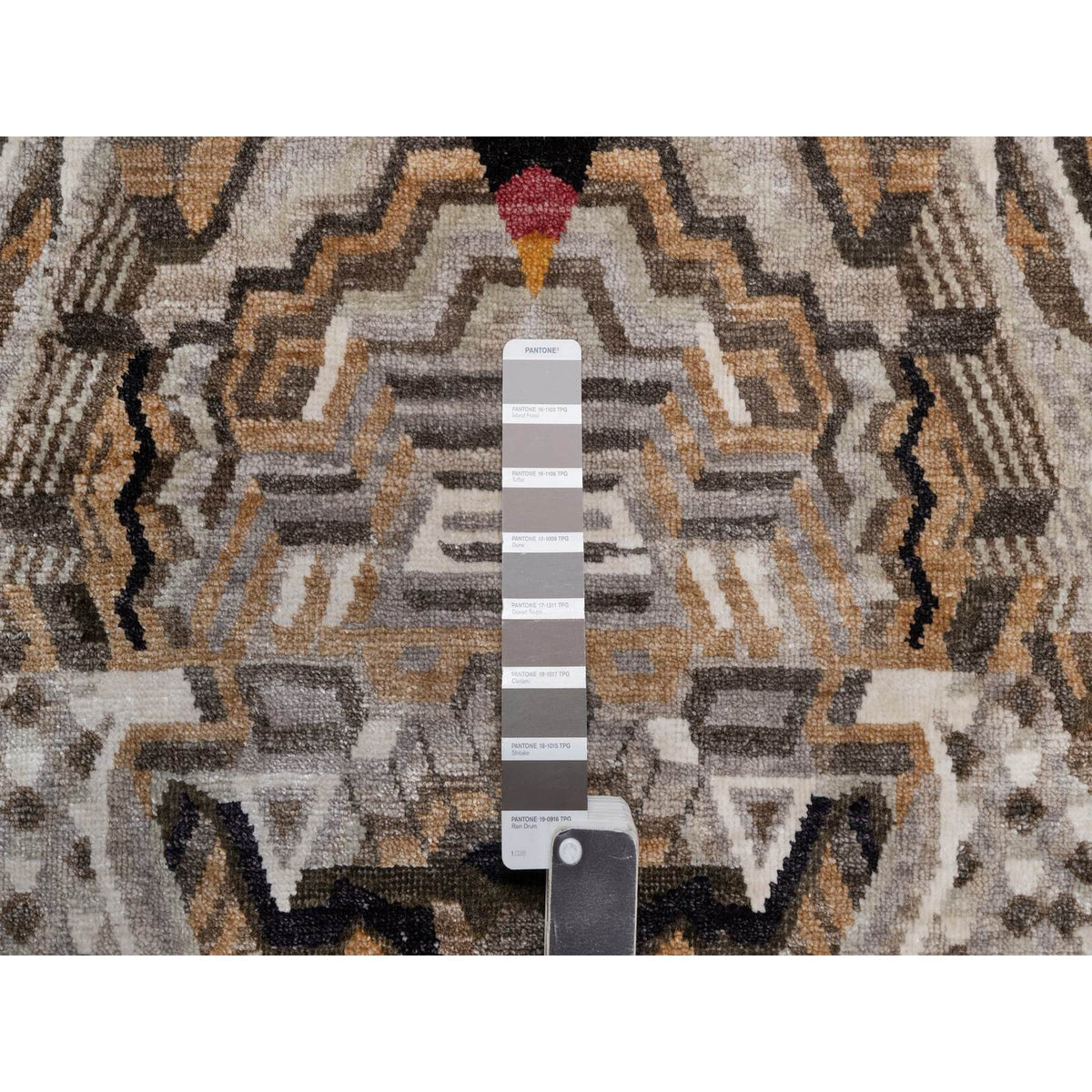 R92051%20008